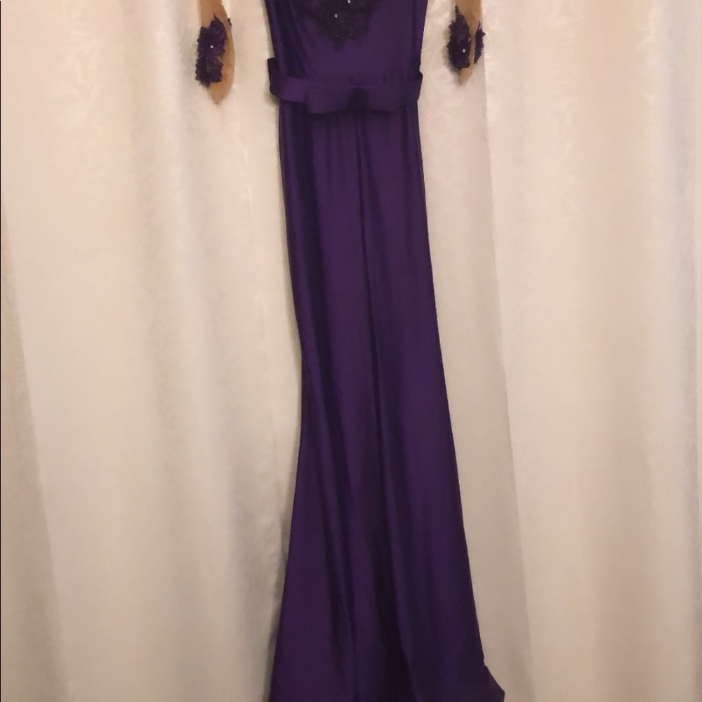 Bandage Style Gown - Picture 3 of 7